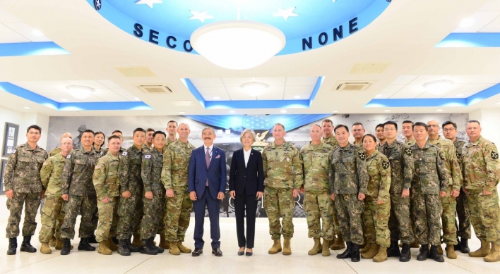 Foreign Minister stresses South Korea-US alliance in meeting with USFK commander at Camp Humphreys