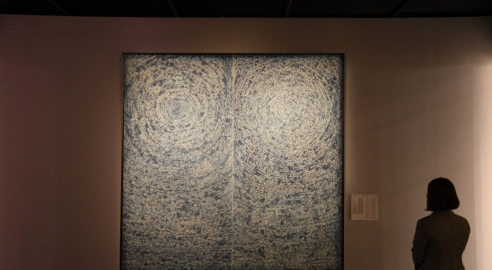 Kim Whan-ki’s blue dot painting sets record for Korean painters