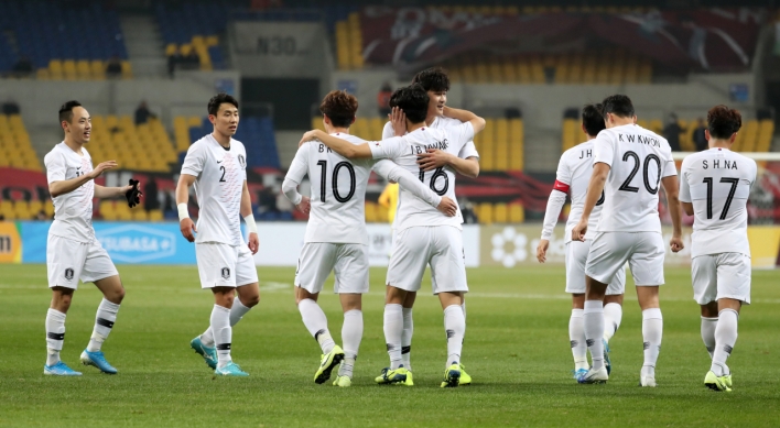 S. Korea beat Hong Kong 2-0 to start men's E. Asian football tournament