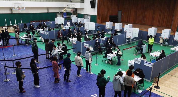 S. Korean voters cast ballots in world's first national coronavirus election