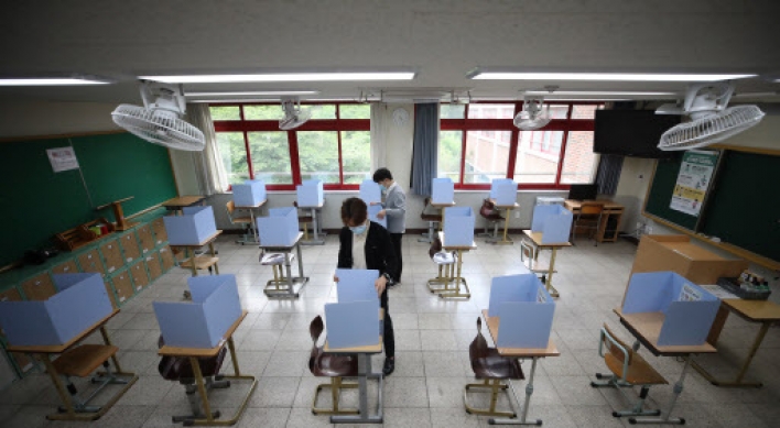 More students return to school in S. Korea