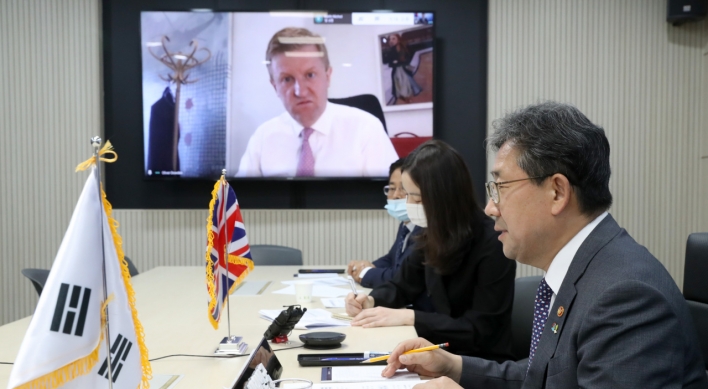 Culture Minister shares Korea’s experience in keeping theaters open amid pandemic