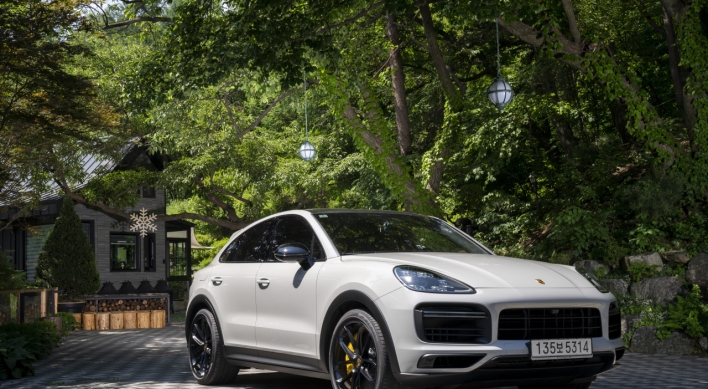 [Behind the Wheel] Porsche offers fun and comfort with Cayenne Coupe