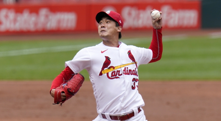 Cardinals' Kim Kwang-hyun back pitching at home park while recovering from kidney ailment