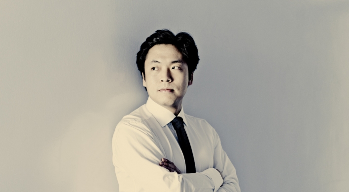 Pianist Kim Sun-wook to make formal debut as conductor in December