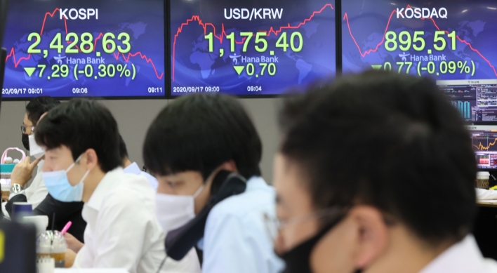 Seoul stocks open tad higher on chip, auto gains