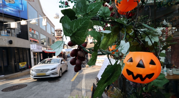 Seoul ups club checks ahead of Halloween