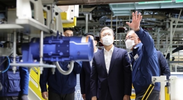 President Moon pledges W20tr investment in future mobility, tours Hyundai’s Ulsan plant