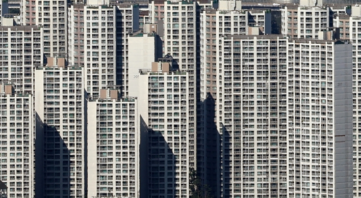 Pricey Gangnam apartments stand out as homeowners' safe haven