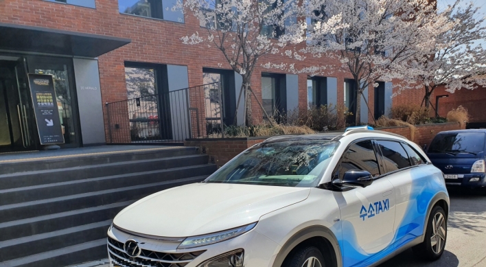 [From the Scene] Perks of being a hydrogen taxi driver