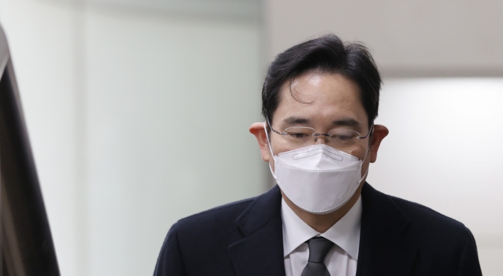 [Newsmaker] Samsung heir's return to jail postponed due to extended hospital stay