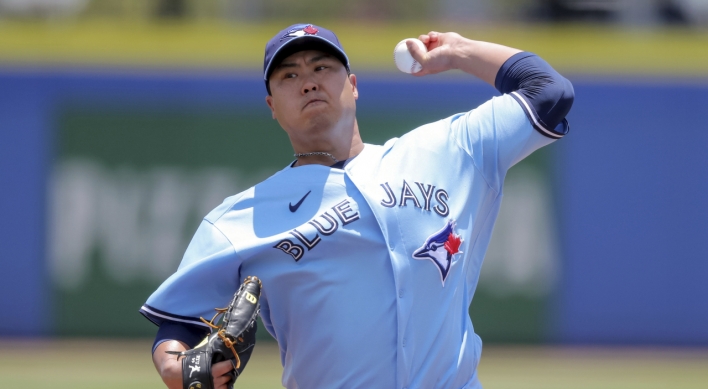 Blue Jays' Ryu Hyun-jin takes no-decision vs. Rays, gives up double to fellow Korean