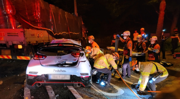 4 teenagers killed, 1 injured in car accident in Jeonju