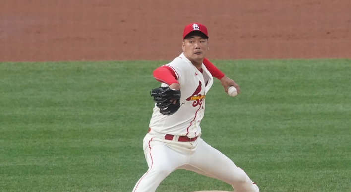 Cardinals' Kim Kwang-hyun takes loss in shortest outing of season