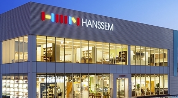 [Newsmaker] LX Hausys enters race for top furniture maker Hanssem