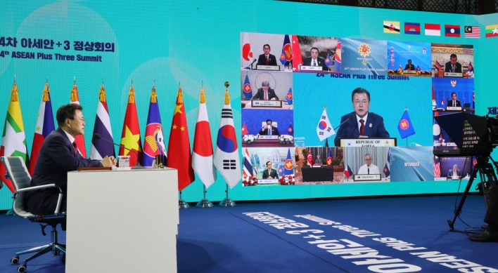 Moon stresses regional cooperation for COVID-19 recovery at ASEAN meeting