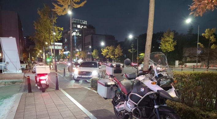 [Seoul Struggles 13] Motorcyclists ignore laws, endanger pedestrians