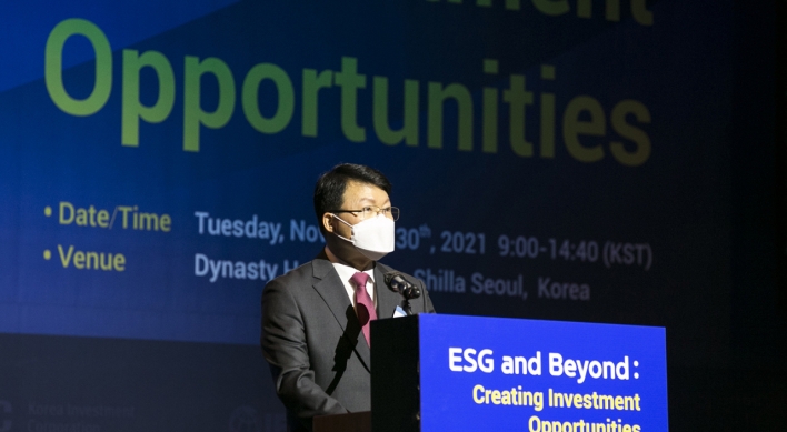 Sovereign fund head touts ESG, impact investment