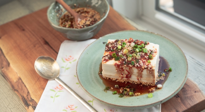 [Holly’s Korean Kitchen] Steamed soft tofu with soy chili sauce