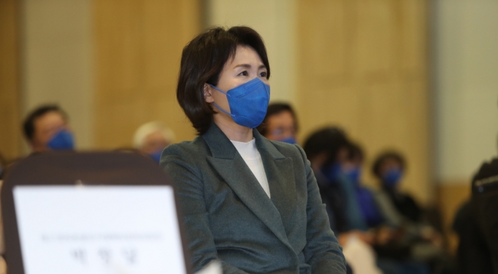 Lee Jae-myung's wife under fire for 'gapjil'