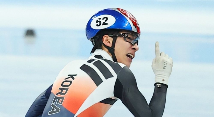 Hwang Dae-heon skates past judging controversy for short track gold