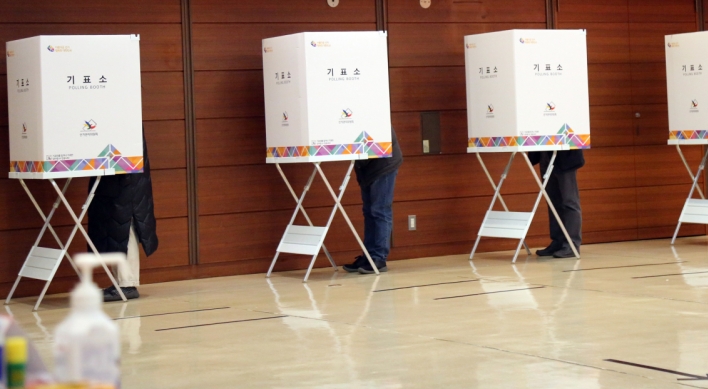 Overseas voting begins, candidates seek to win over expats