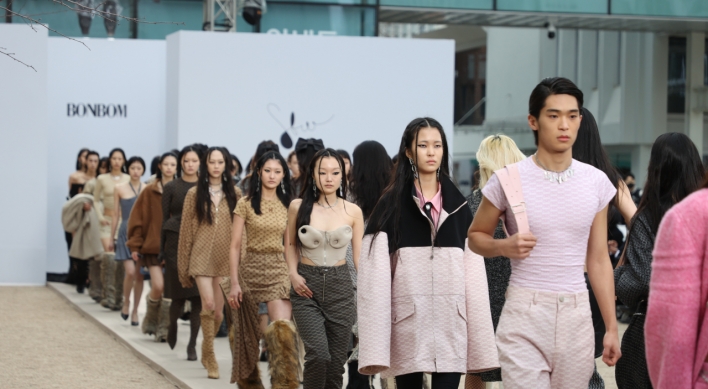 [From the Scene] Seoul Fashion Week kicks off with in-person catwalk shows