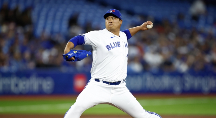 Blue Jays' Ryu Hyun-jin roughed up in season debut