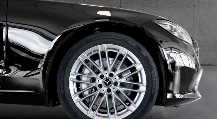 Hankook Tire supplies tires for Mercedes-Benz's S-Class sedan