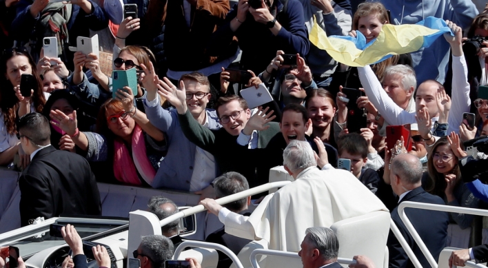 Pope urges peace for Ukraine in this 'Easter of war'