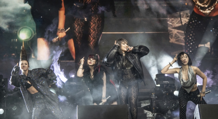 2NE1 Coachella reunion brings fans together for first show in 7 years