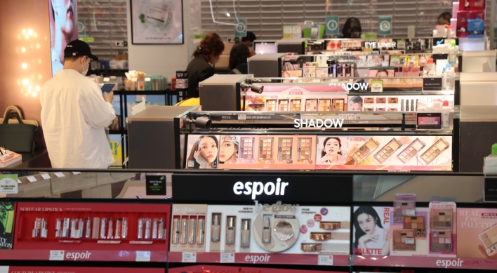 Men shopping cosmetics in South Korea growing