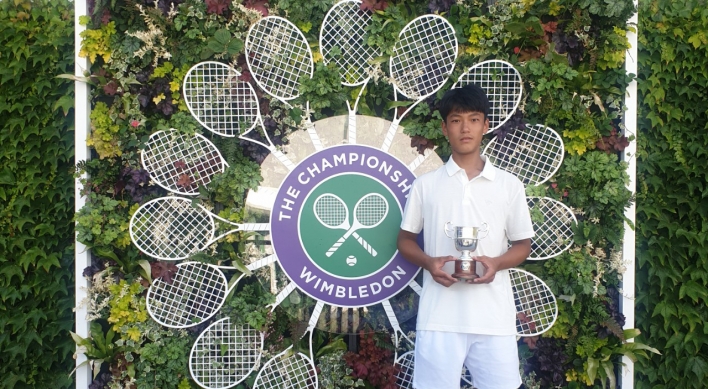 S. Korean prospect Cho Se-hyuk wins boys' under-14 title at Wimbledon