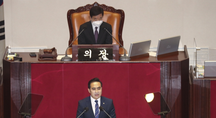 Democratic Party slams Yoon administration for early missteps