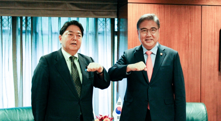 Foreign ministers of South Korea, Japan vow 'sincere efforts' to resolve historic disputes