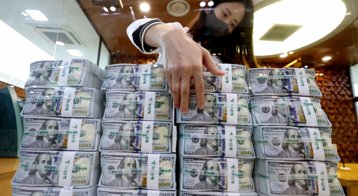 Korea posts biggest drop in dollar reserves since 2008 as won plunges