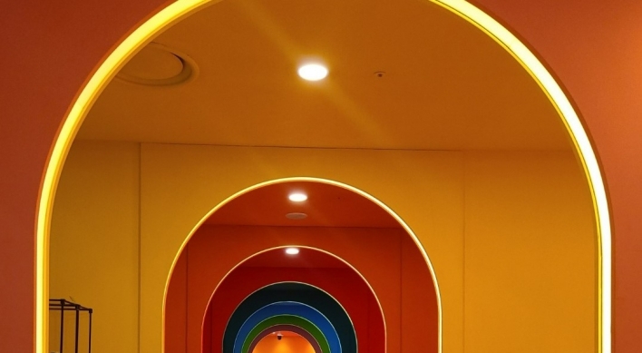 [Well-curated] Let colors and lights take you away