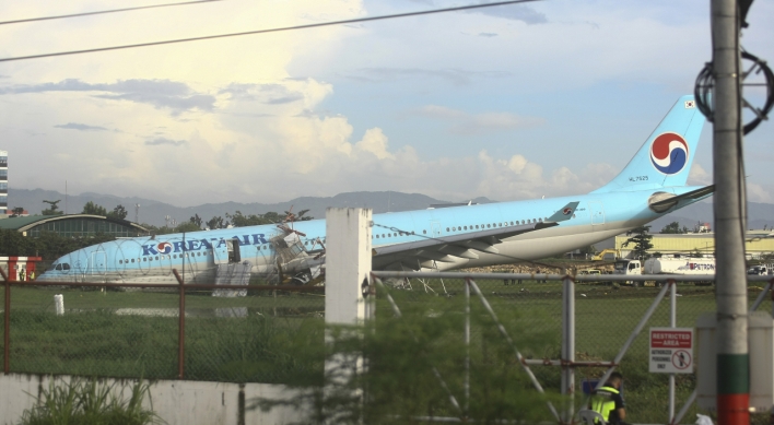 Korean Air plane overshoots runway, shuts Philippine airport