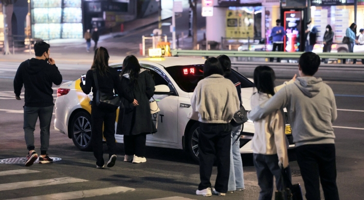 Get ready to pay W1,000 more per taxi ride in Seoul next Feb.