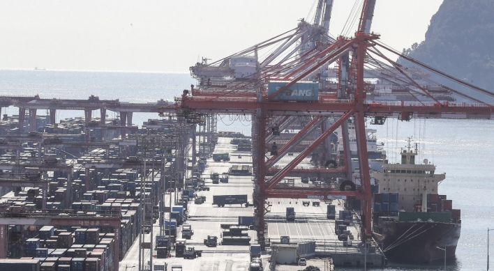 Korea’s monthly exports decline for 1st time in 2 years