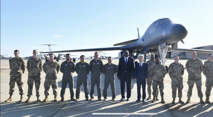 S. Korean, US defense chiefs visit US air base with B-1, B-52 bombers