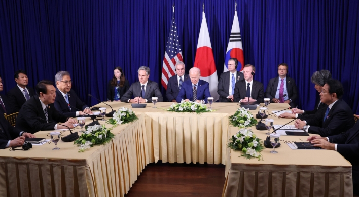 Korea, US, Japan leaders agree to strengthen cooperation against NK threats