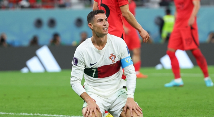 [World Cup] Out-of-place ‘Messi!’ chants sum up Koreans’ beef with Ronaldo