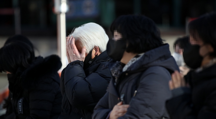 Bereaved families bid farewell to Itaewon victims on 49th day after deaths