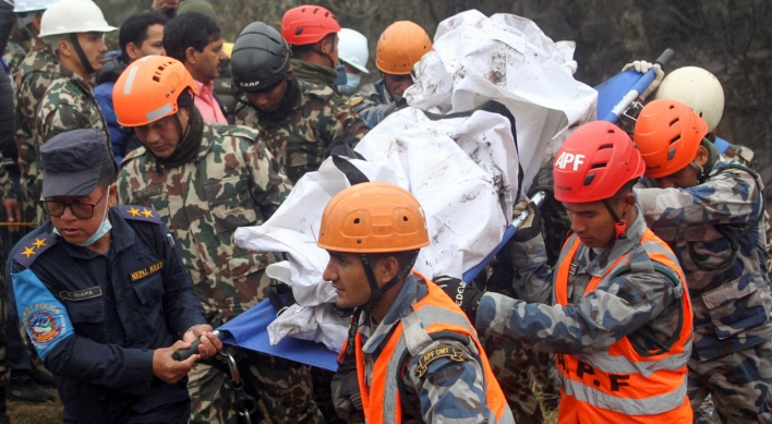 Search continues for Korean still missing after plane crash in Nepal