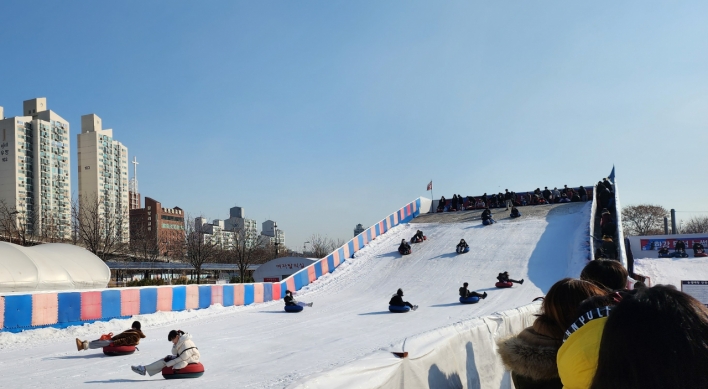 [Well-curated] Sledding, cozy tea and show of old and new for Lunar New Year holiday