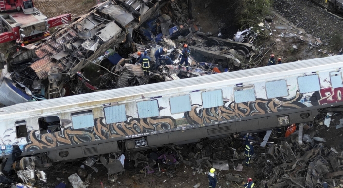 [Newsmaker] Rescuers comb wreckage of Greece’s deadliest train crash