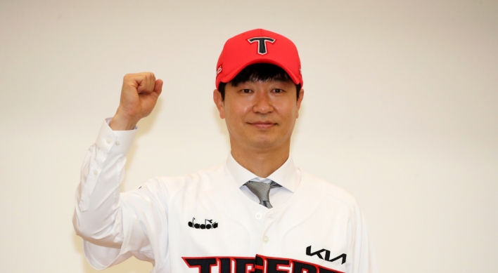 KBO club GM offers to quit after allegedly asking player for money during negotiations