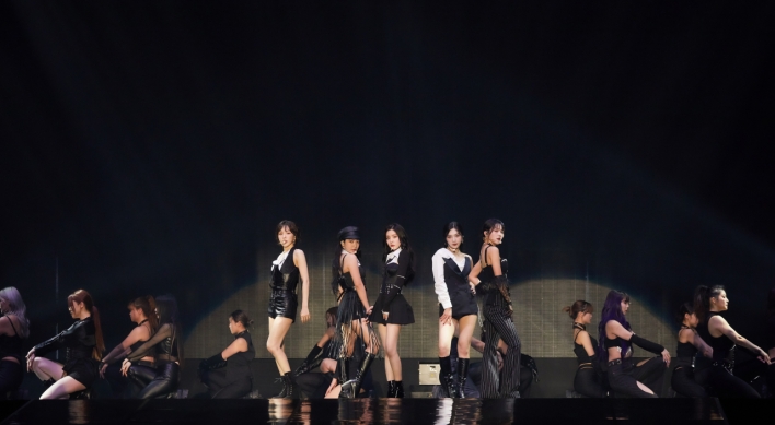 With flaming hot, elegant stage, Red Velvet reclaims 'queendom'