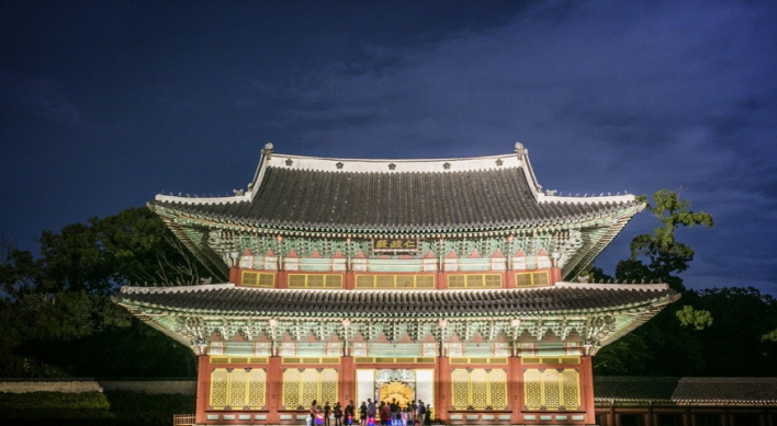 ‘Moonlight Tour’ at Changdeokgung to resume with foreign language guide